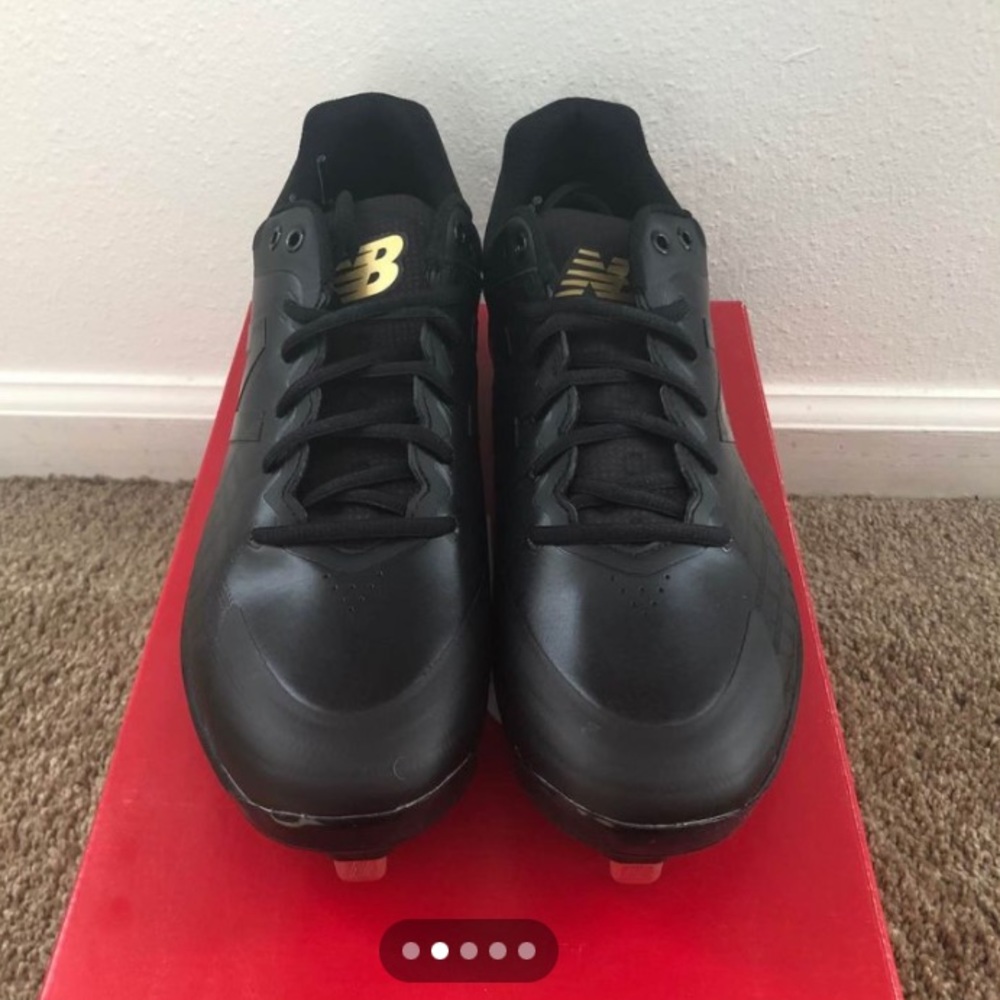 Brand new cleats, never been worn.
Size-10.5 SFH